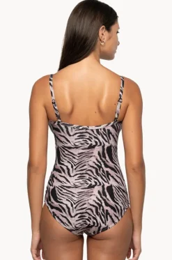 One Pieces^Nip Tuck Tuamotu Kate One Piece Animal